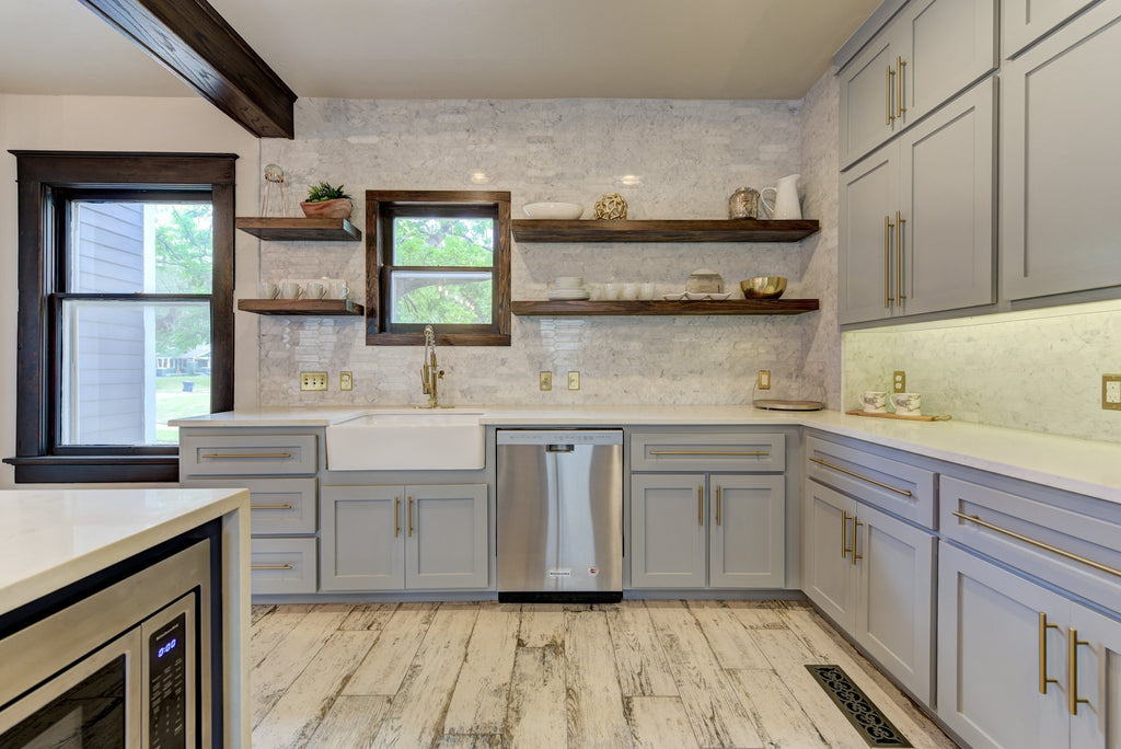 Bianco Antico Granite Kitchen Countertop with Full Back Splash from China 